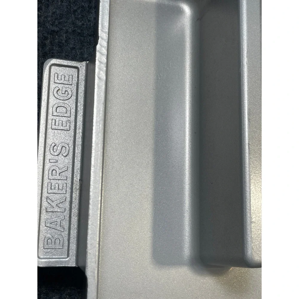 Baker's Edge Nonstick Edge Brownie Pan Cast Aluminum Silver Made in USA 9x12